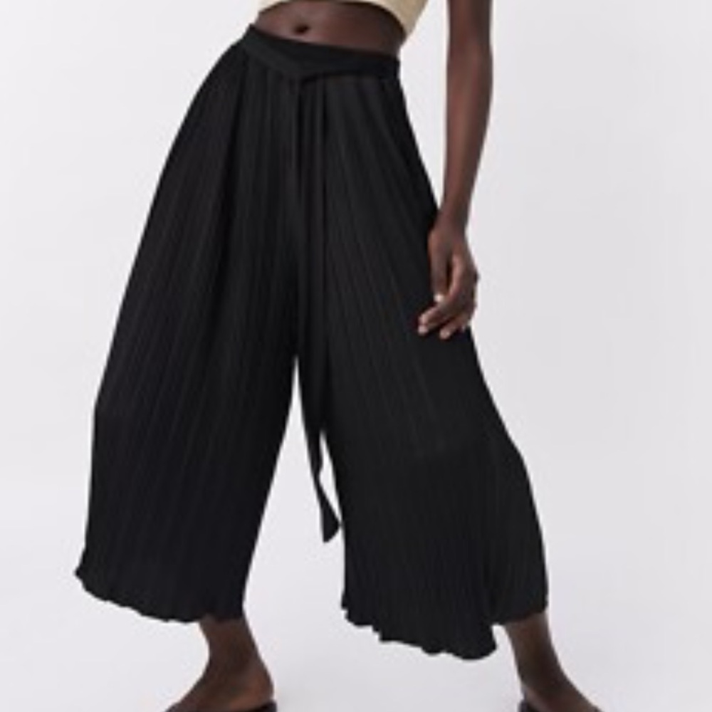 Zara Black Pleated Wide-Leg Pants